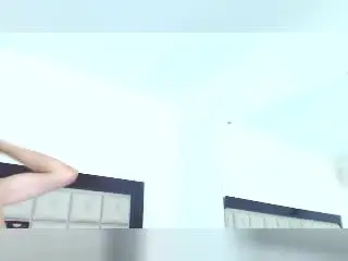 Xlovecam Sex Cam of SiaraRealist