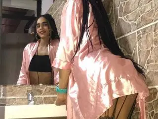 Xlovecam Free Live Porn of SexyHannaD